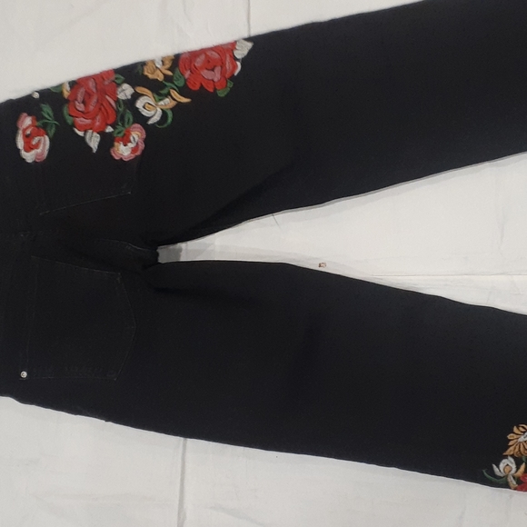 Zara black womens  embroidery black crop ankle  jean size 4 - Picture 9 of 16